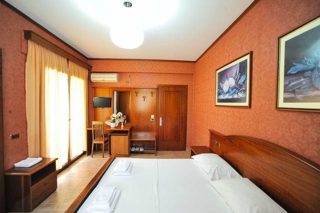 Iliria Internacional Hotel Durres Exterior photo